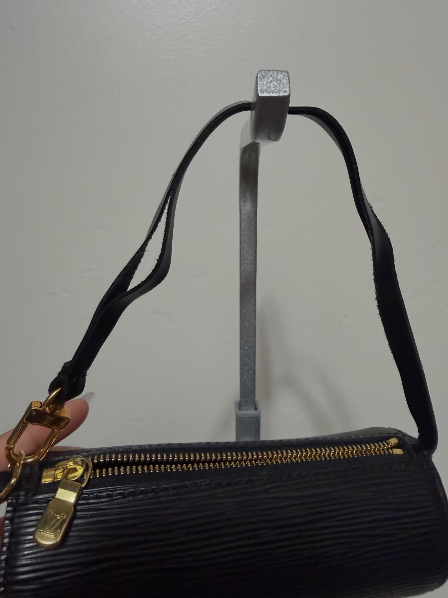 [ PRE LOVED ] Louis Vuitton EPI Leather Soufflot with pouch