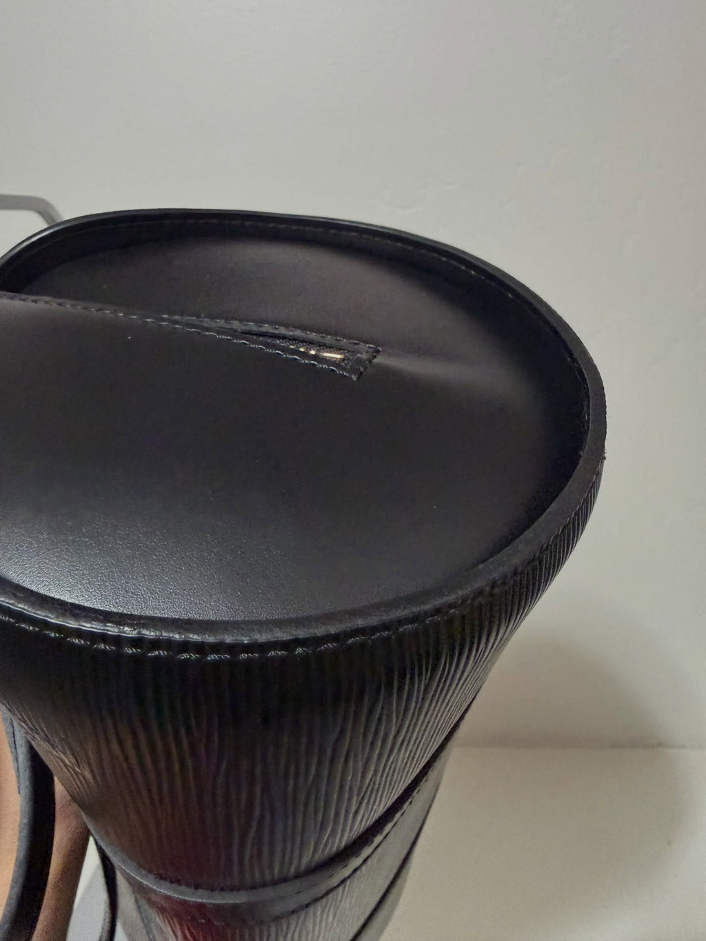 [ PRE LOVED ] Louis Vuitton EPI Leather Soufflot with pouch