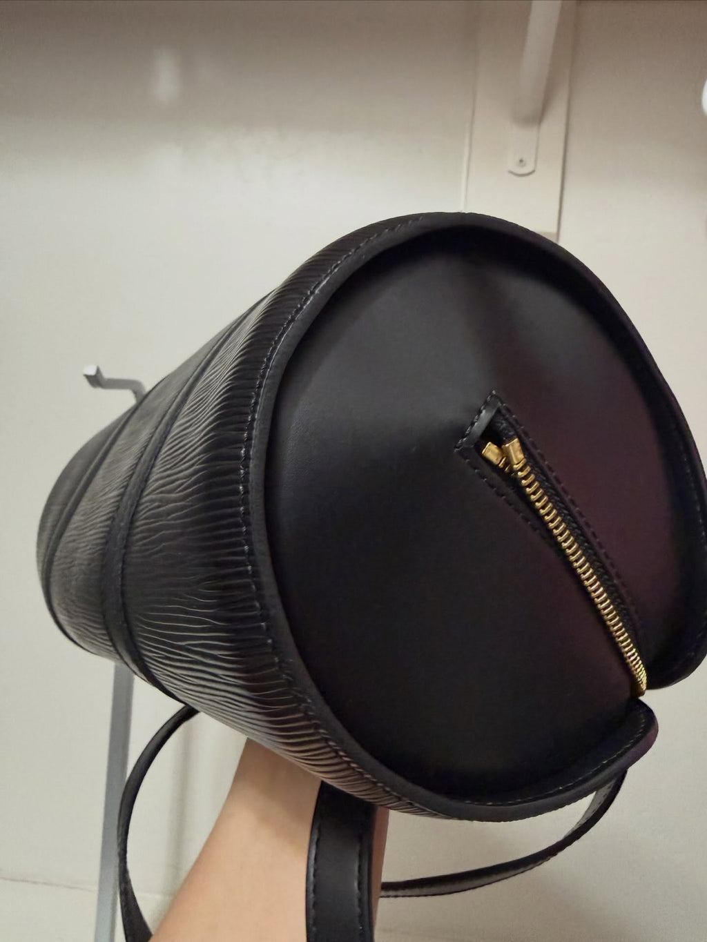 [ PRE LOVED ] Louis Vuitton EPI Leather Soufflot with pouch