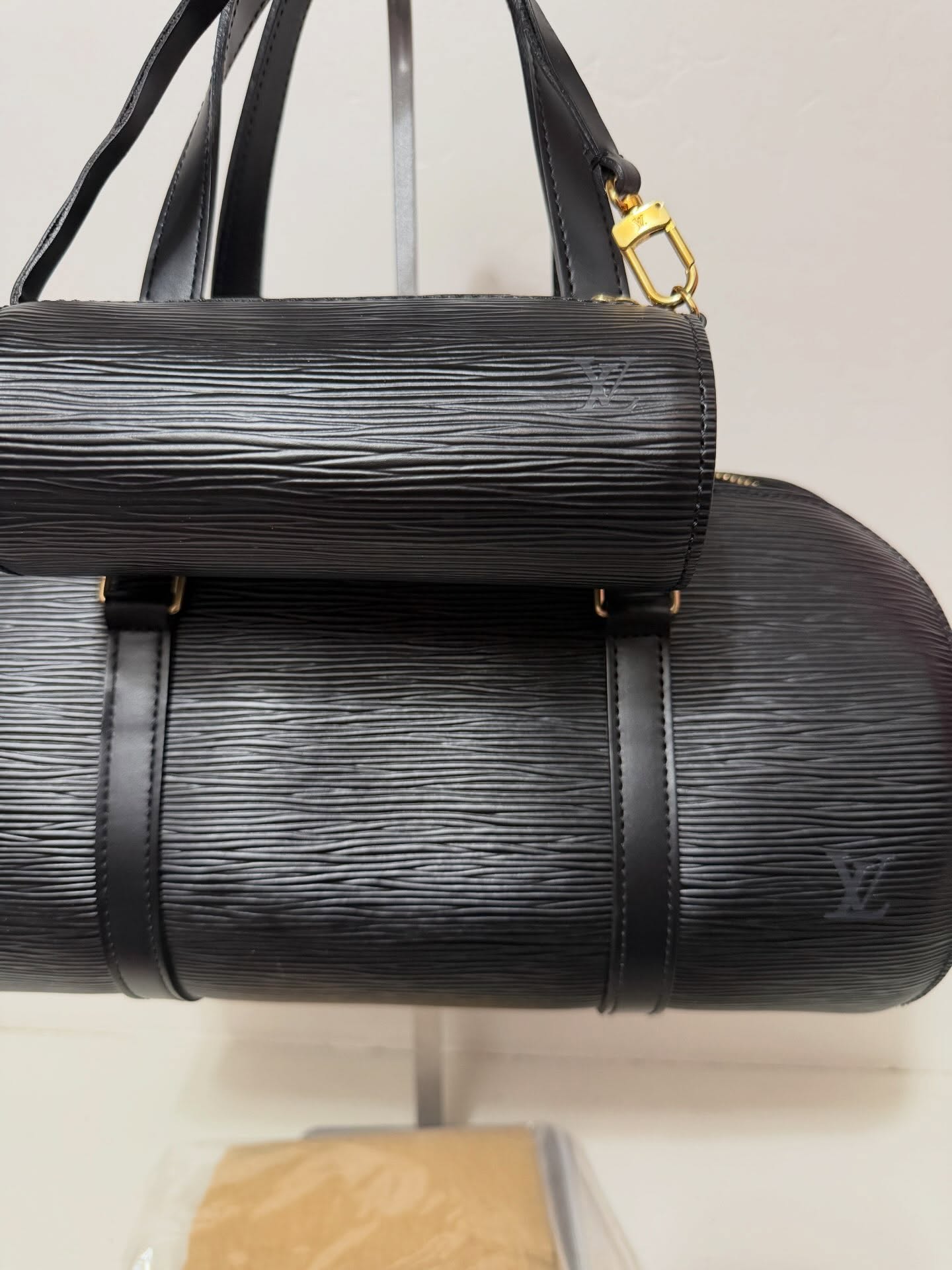 [ PRE LOVED ] Louis Vuitton EPI Leather Soufflot with pouch