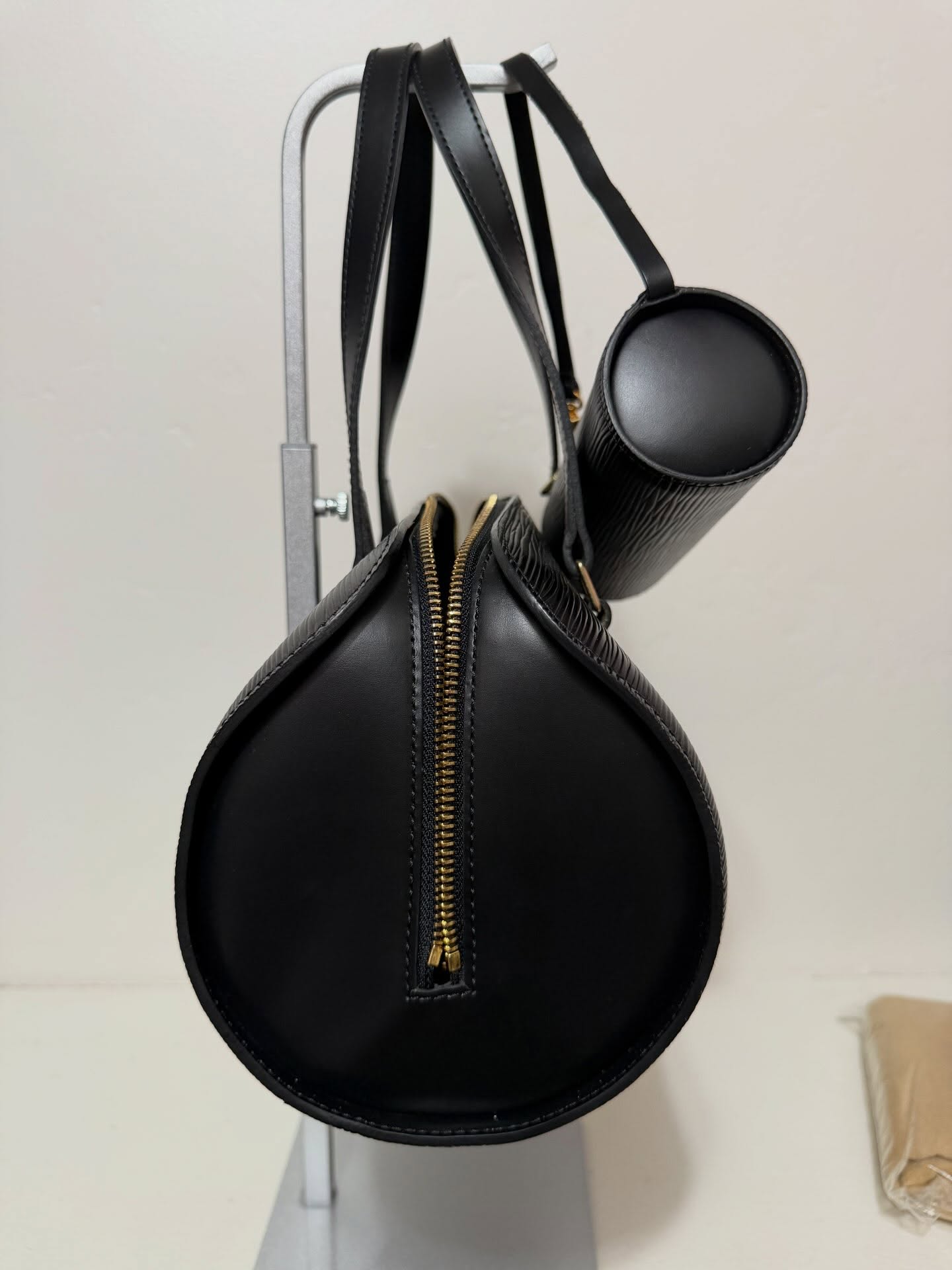 [ PRE LOVED ] Louis Vuitton EPI Leather Soufflot with pouch