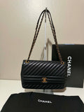 [ PRE LOVED ] CHANEL Black Diagonal Quilted Leather Medium Classic Single Flap Bag