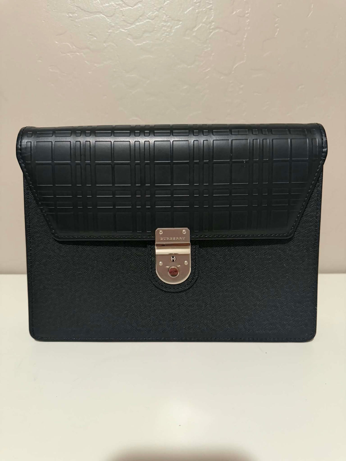 [ PRE LOVED ] BURBERRY Leather Clutch Bag