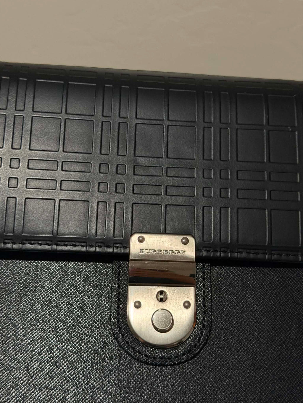 [ PRE LOVED ] BURBERRY Leather Clutch Bag