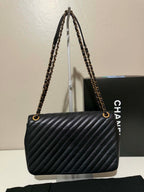 [ PRE LOVED ] CHANEL Black Diagonal Quilted Leather Medium Classic Single Flap Bag